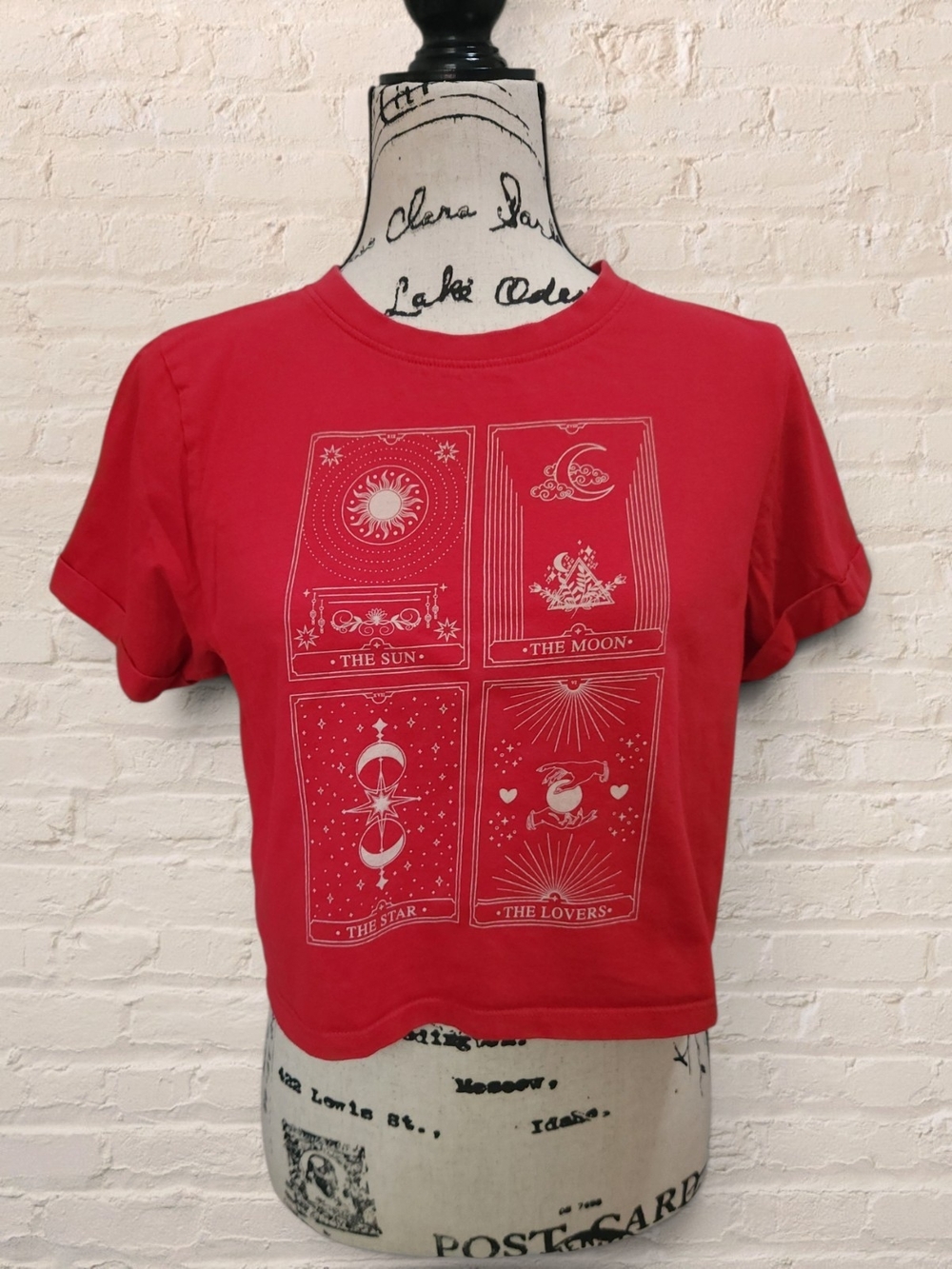 Red Tarot Sun Moon Star Lovers Cropped T-Shirt Small Celectial